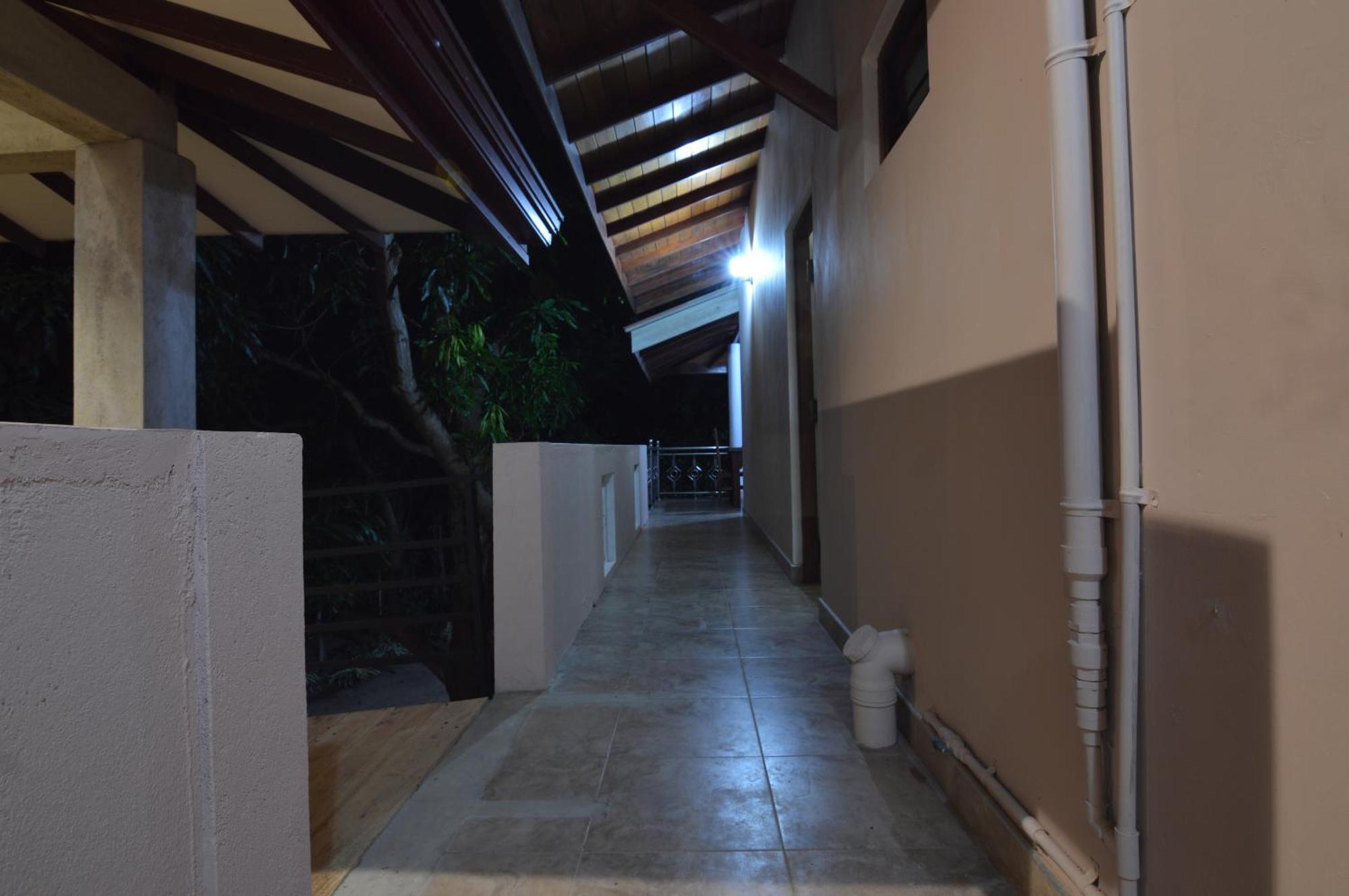 פולונרואה Binara Home Stay מראה חיצוני תמונה