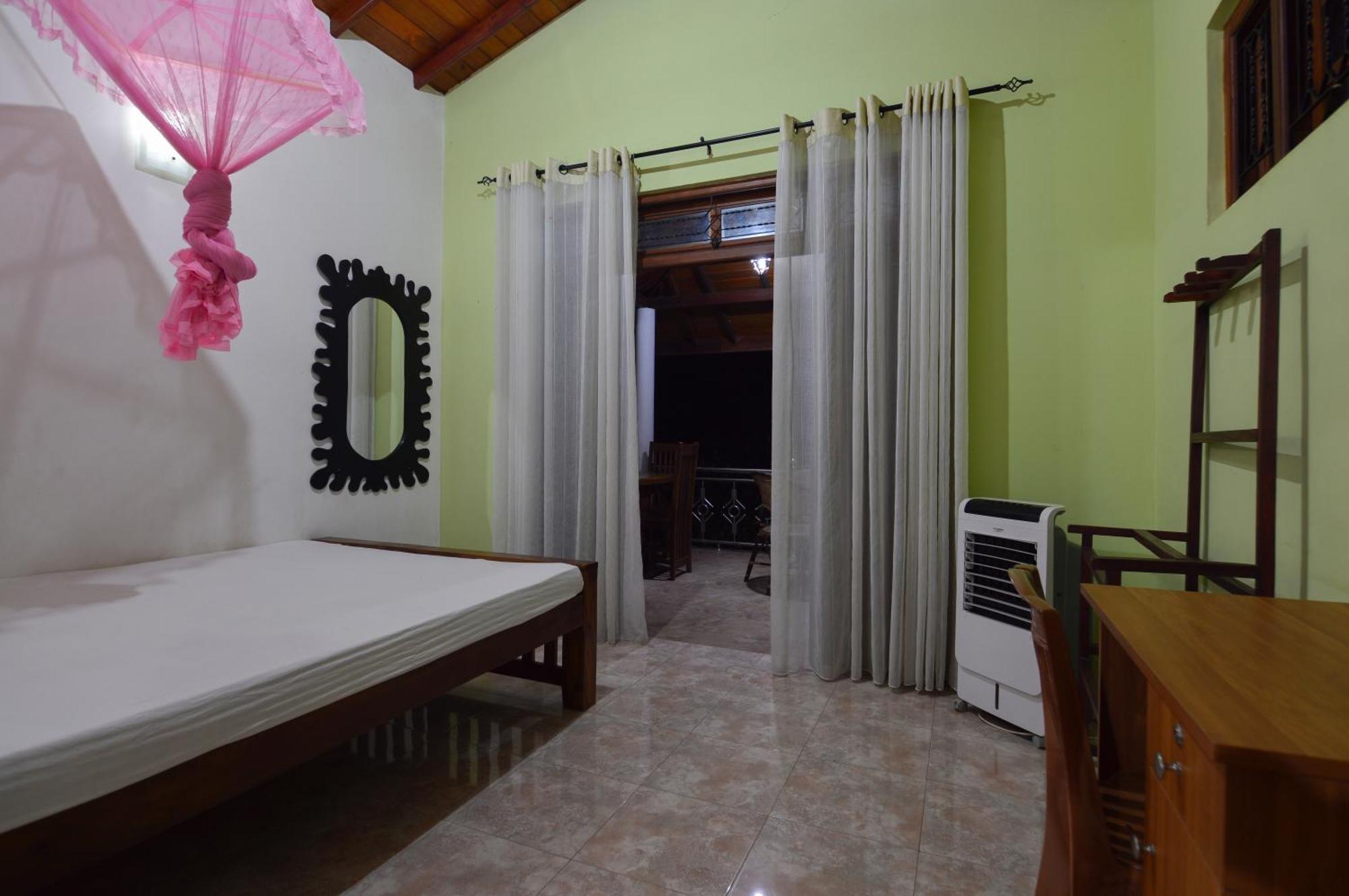 פולונרואה Binara Home Stay מראה חיצוני תמונה